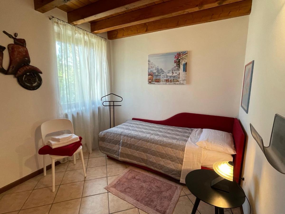 カヴァルカゼッレCasa Loredana - Graziosa Casa Vacanze Sul Lago Di Gardaアパートメント エクステリア 写真